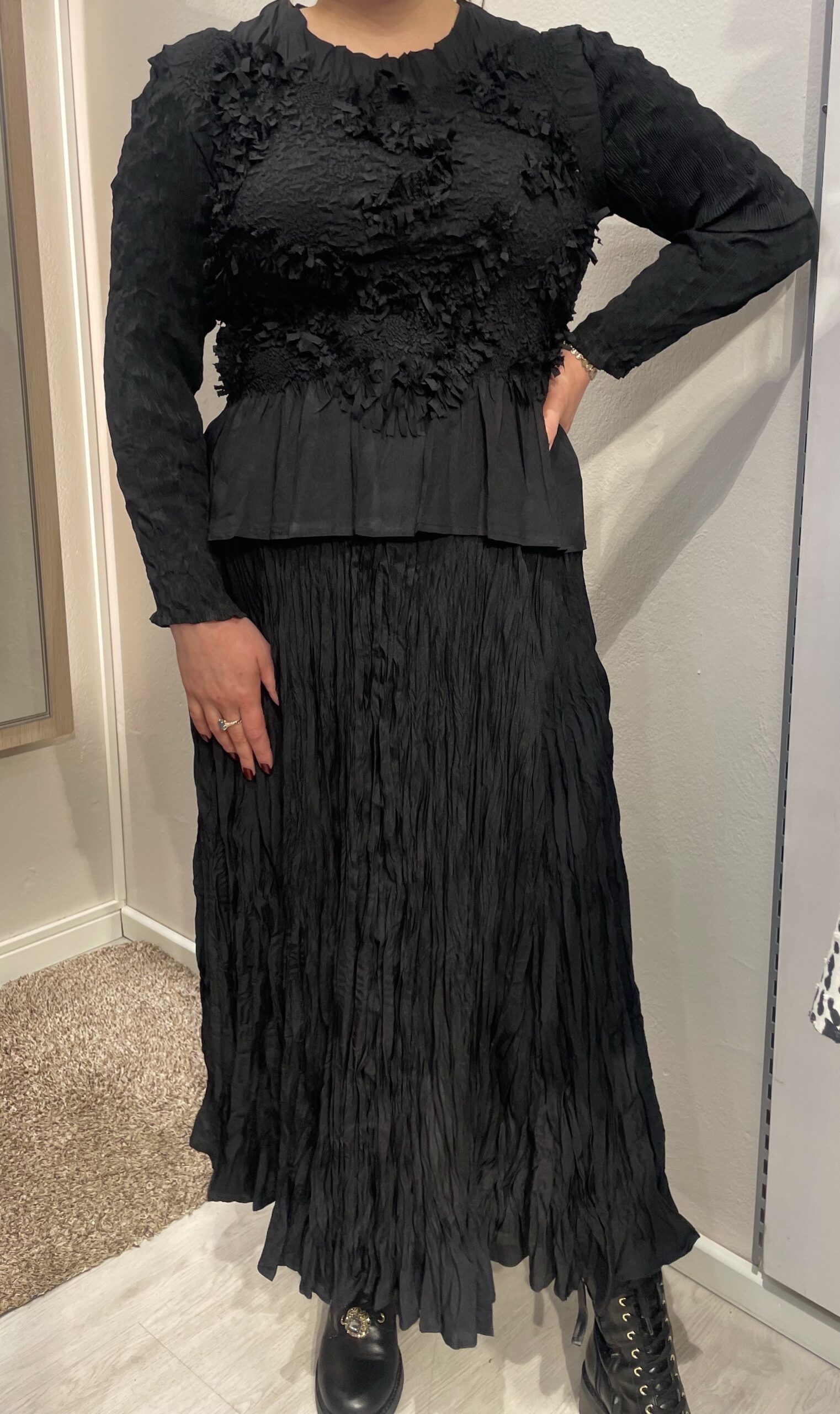 Yhden koon 2-os rypytetty mekko, musta