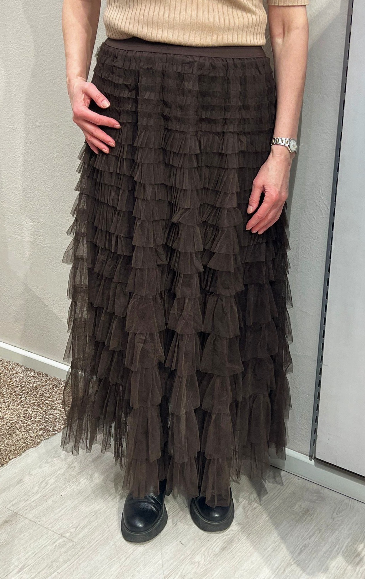 Yhden koon röyhelöhame, ruskea