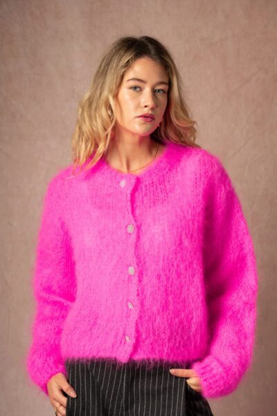 Mohairneuletakki timanttinapeilla, hot pink