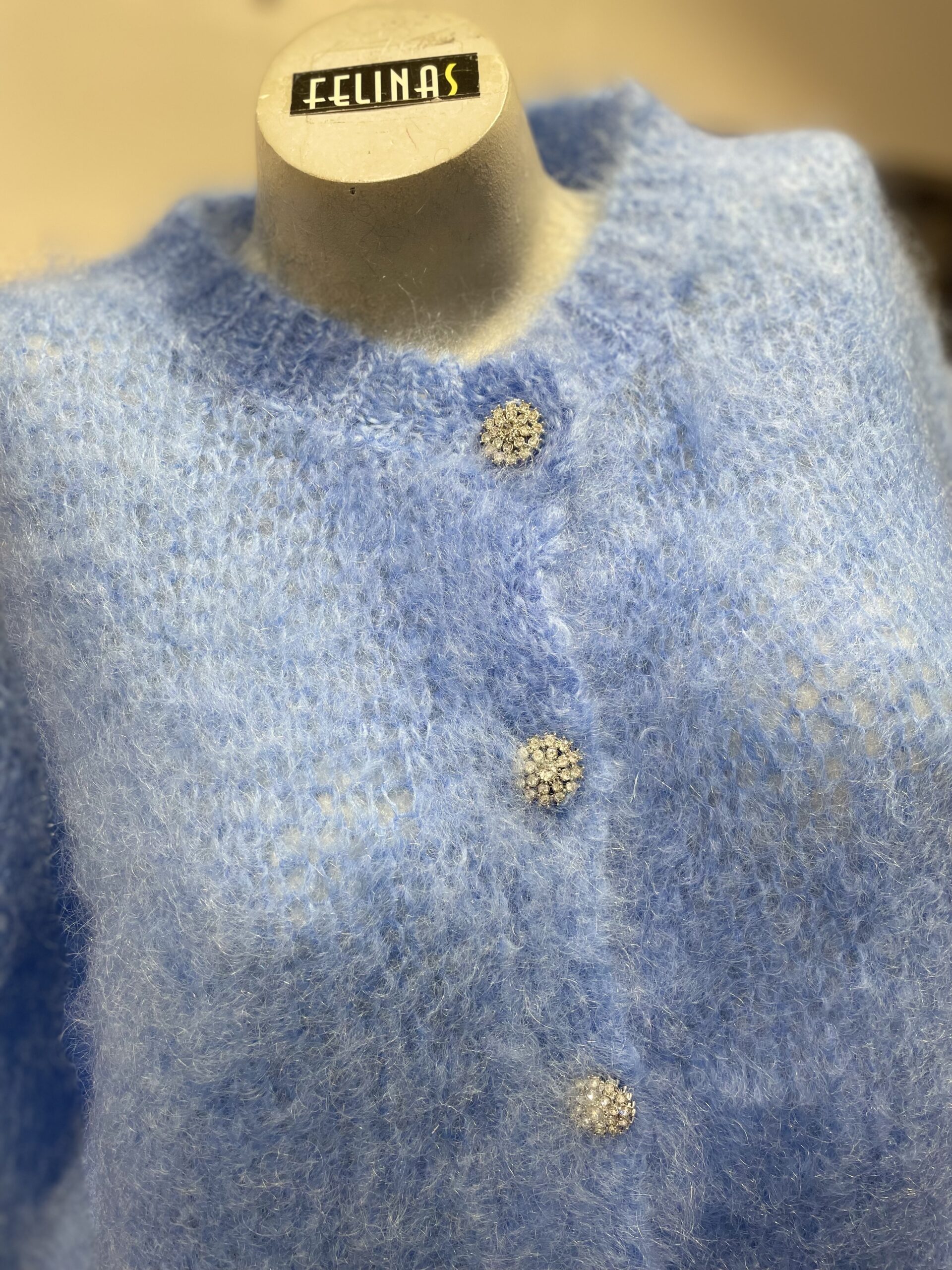 Mohairneuletakki timanttinapeilla, sininen - Image 2