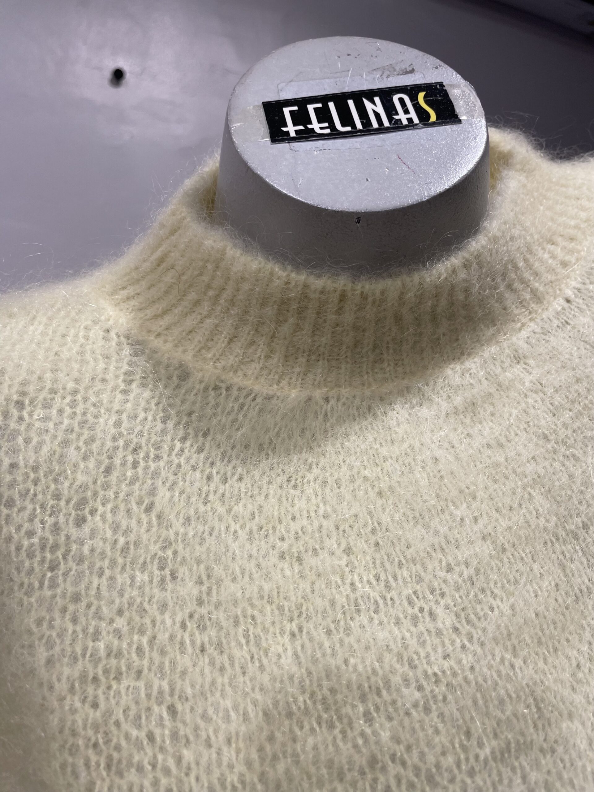 Mohairneule, keltainen - Image 3