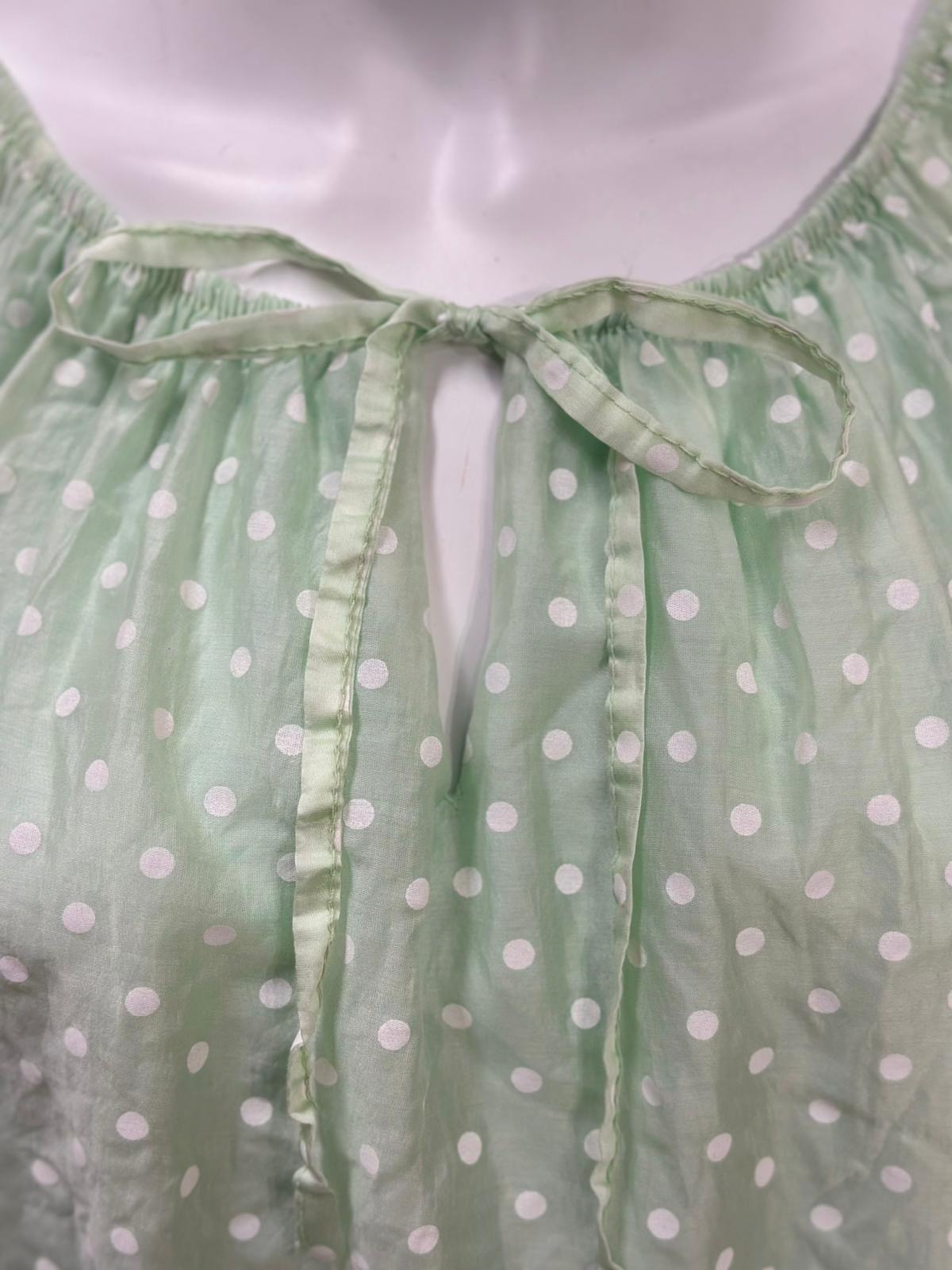 Pusero joustavalla pääntiellä, vaaleanvihreä/pallot - Image 2