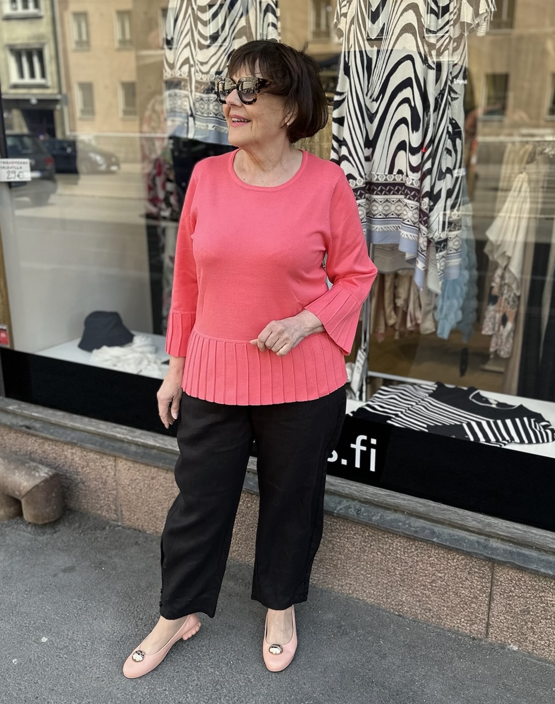 Micha neulepusero, korallinpunainen - Image 3