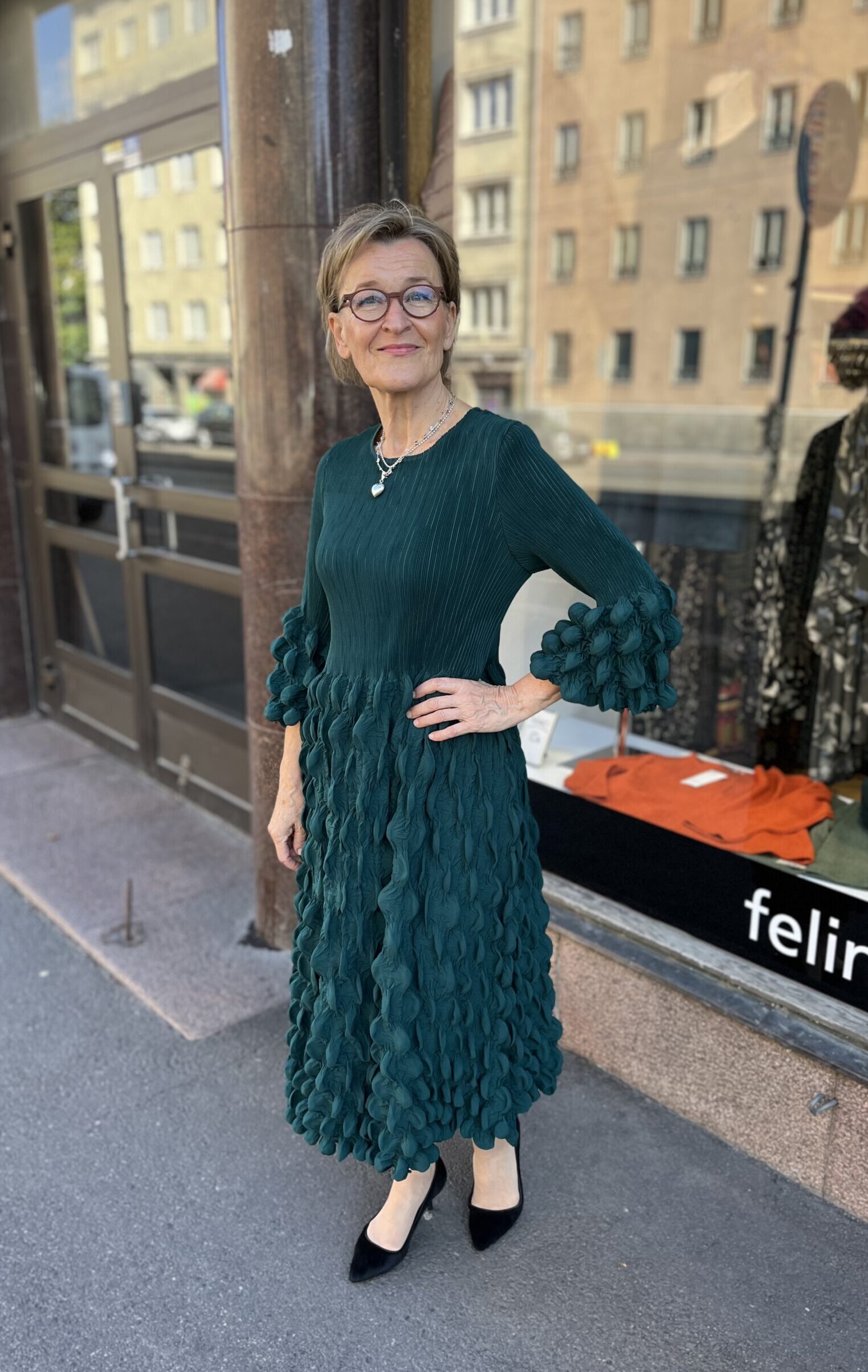 Yhden koon rypytetty pallomekko, vihreä
