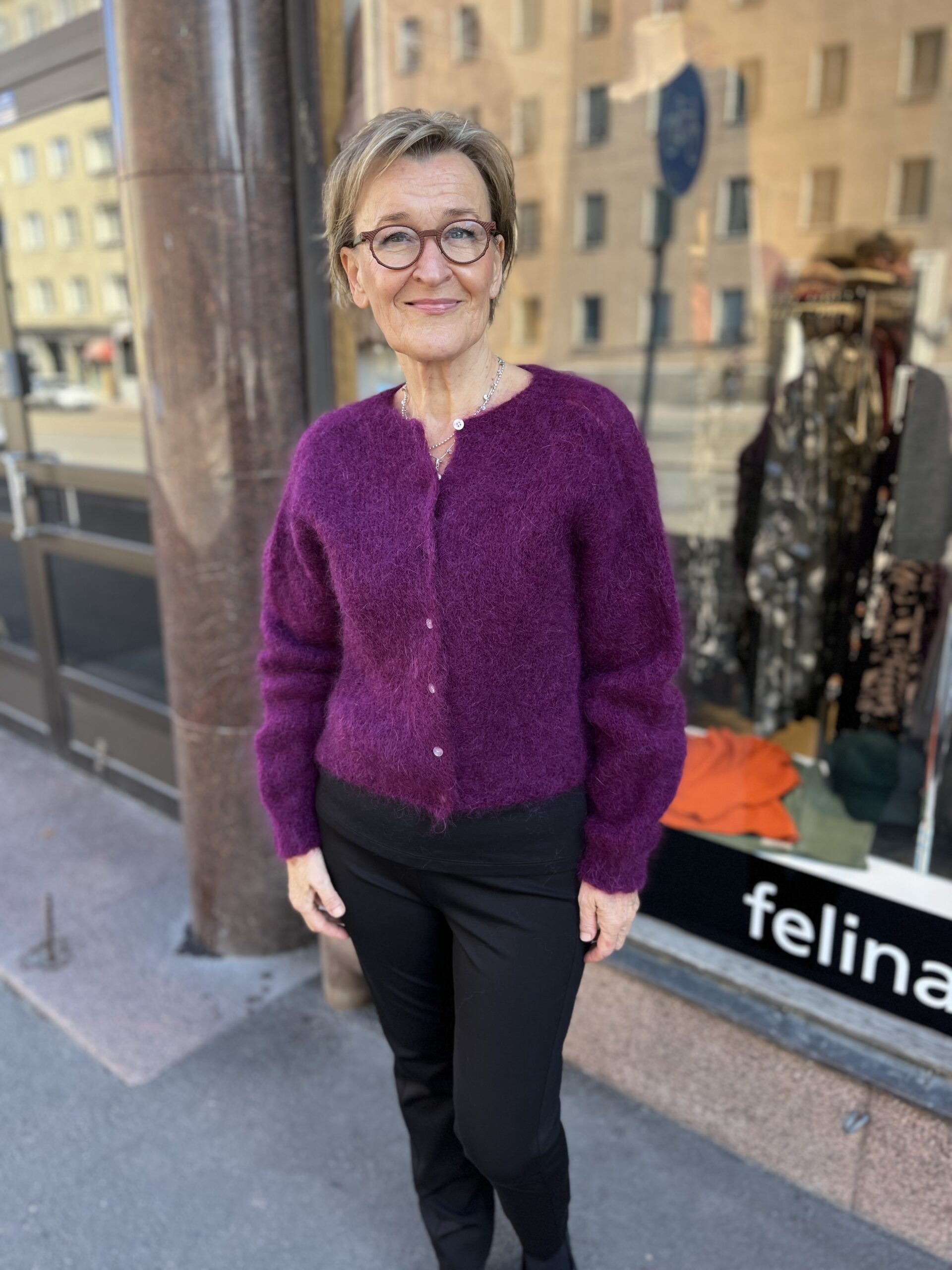 Mohair neuletakki napeilla, luumu