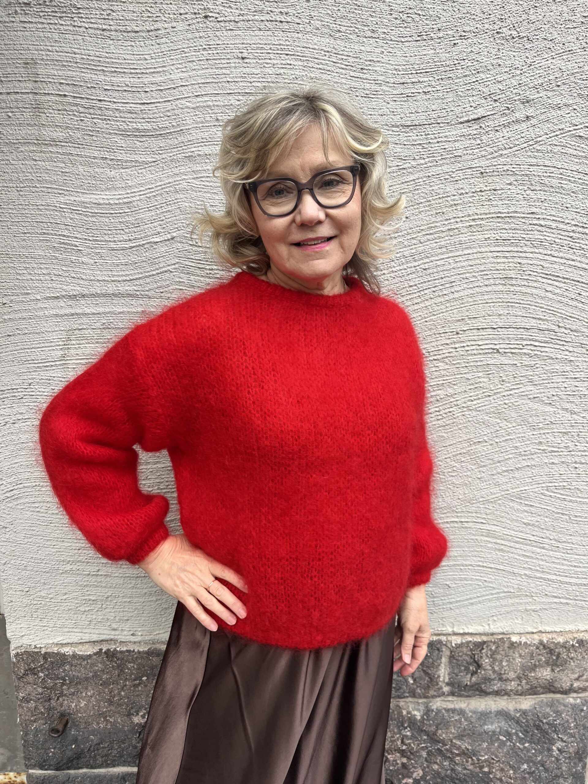Mohair neule, kirkkaanpunainen