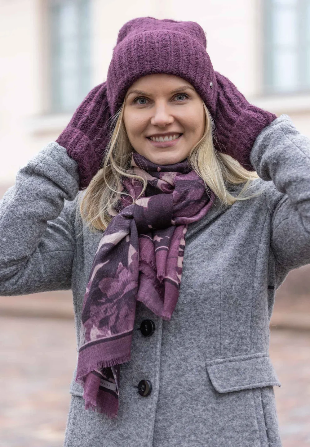 Lasessor Roseanna villahuivi, luumu - Image 2