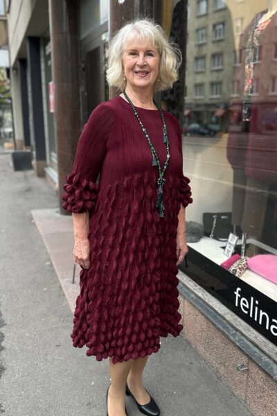 Yhdenkoon rypytetty pallomekko, viininpunainen
